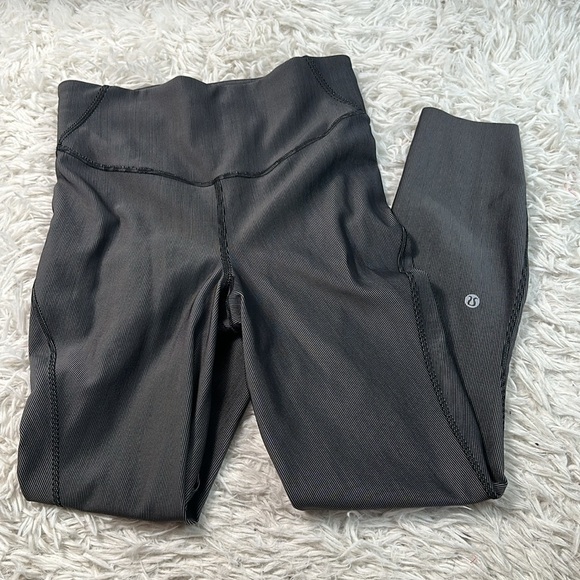 Lululemon Base Pace High-Rise Tight 25" *Two-Tone Ribbed Black / Gull Grey - Picture 1 of 7